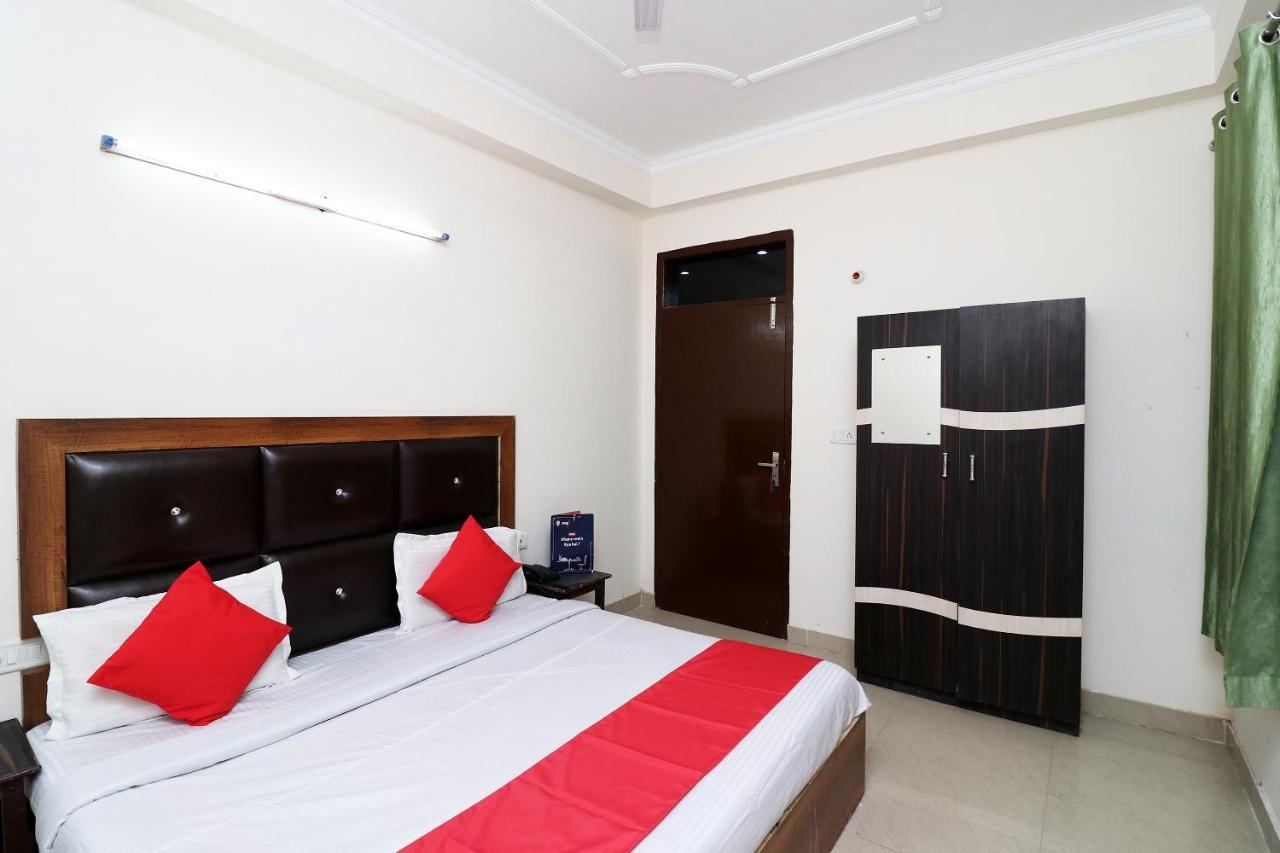 Oyo 24958 Hotel Dayal Belanganj Zewnętrze zdjęcie